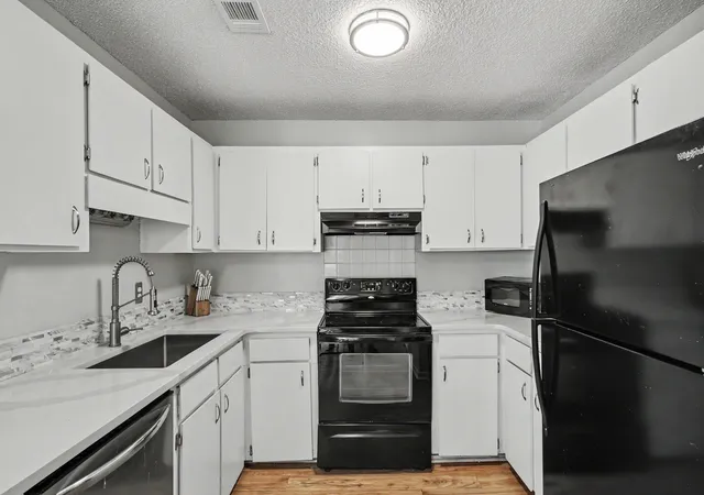 Photo 4 of Townhouse for sale at 6221 Rolling Frk Rd #H, North Charleston, SC 29406 | MLS# 26025650 | Listing updated on 2026-09-12