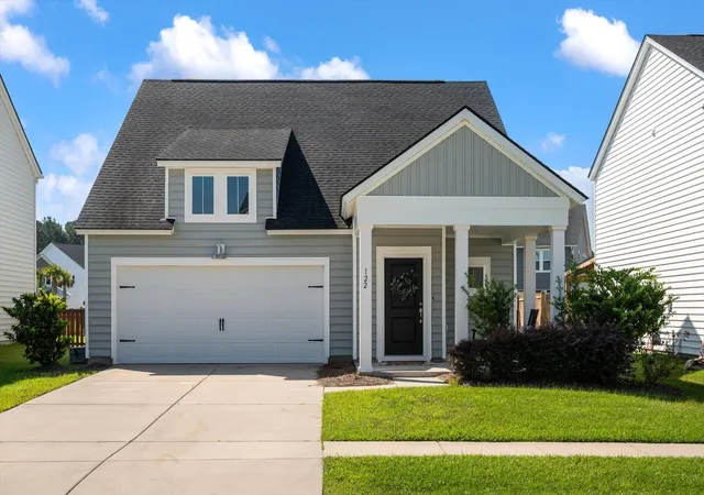 Photo 1 of Single family home for sale at 122 Woodland Oak Way, Summerville, SC 29485 | MLS# 26025901 | Listing updated on 2026-10-20