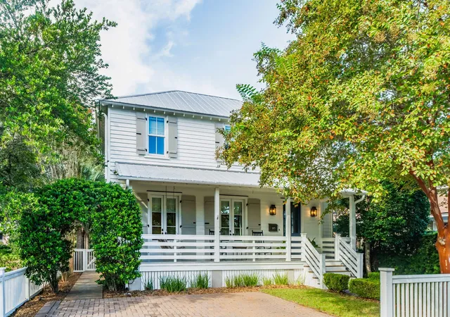 Photo 4 of Single family home for sale at 913 Pitt St, Mount Pleasant, SC 29464 | MLS# 26024874 | Listing updated on 2026-09-07