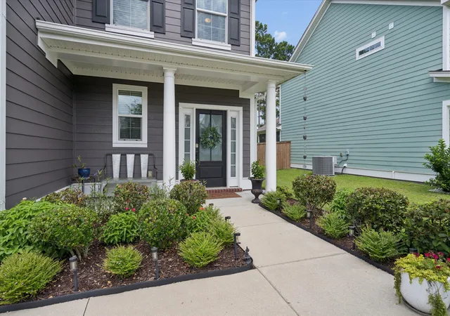 Photo 3 of Single family home for sale at 427 Whispering Breeze Ln, Summerville, SC 29486 | MLS# 26025518 | Listing updated on 2026-10-05