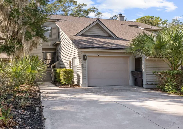 Photo 2 of Townhouse for sale at 1043 Marsh Ct Ln, Mount Pleasant, SC 29464 | MLS# 26027120 | Listing updated on 2026-10-22