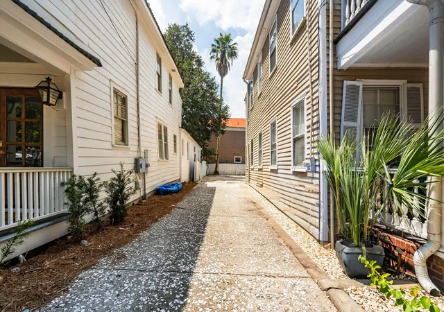 Photo 3 of Single family home for sale at 77 Smith St, Charleston, SC 29401 | MLS# 26026756 | Listing updated on 2026-10-27