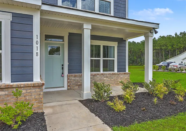 Photo 3 of Single family home for sale at 1018 Lacebark Dr, Ridgeville, SC 29472 | MLS# 26025612 | Listing updated on 2026-09-22