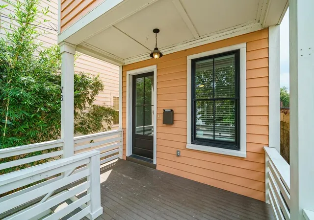 Photo 1 of Single family home for sale at 73 Hanover St, Charleston, SC 29403 | MLS# 26024782 | Listing updated on 2026-09-02