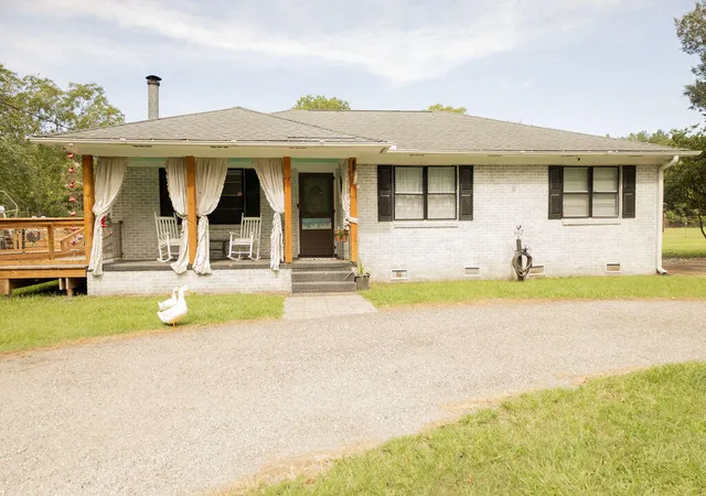 Photo 2 of Single family home for sale at 10007 Jacksonboro Rd, Cottageville, SC 29435 | MLS# 26025525 | Listing updated on 2026-10-02