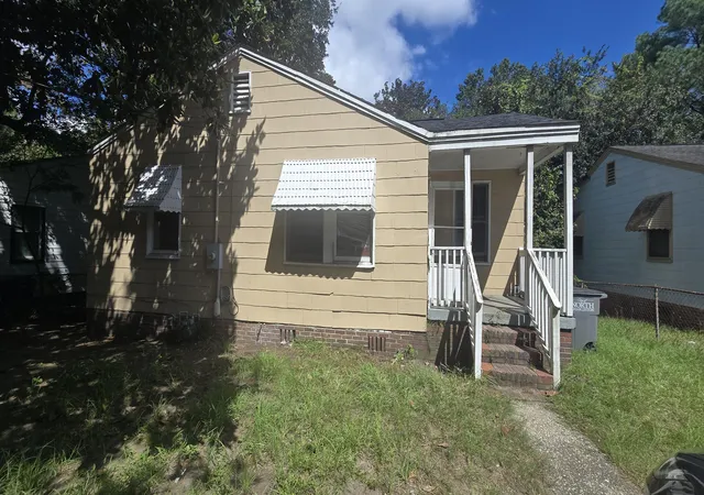 Photo 1 of Single family home for sale at 2388 Cambridge Ave, North Charleston, SC 29405 | MLS# 26025097 | Listing updated on 2026-09-04