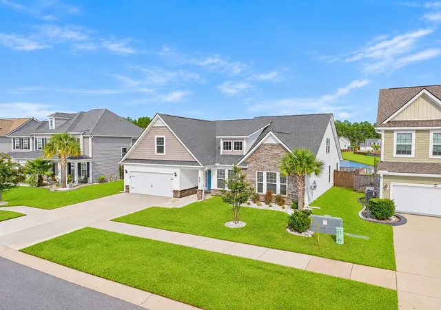 Photo 3 of Single family home for sale at 449 Spectrum Rd, Summerville, SC 29486 | MLS# 26027640 | Listing updated on 2026-10-19