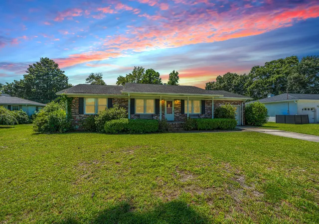 Photo 1 of Single family home for sale at 1259 Robin Rd, Mount Pleasant, SC 29464 | MLS# 26025094 | Listing updated on 2026-09-07
