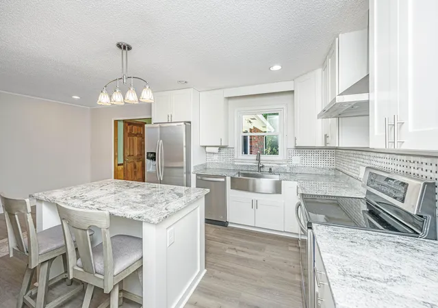 Photo 2 of Single family home for sale at 1259 Robin Rd, Mount Pleasant, SC 29464 | MLS# 26025094 | Listing updated on 2026-09-07