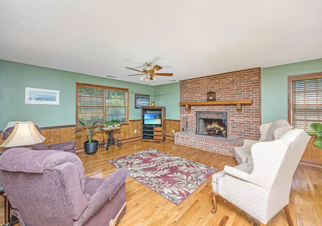 Photo 3 of Single family home for sale at 1259 Robin Rd, Mount Pleasant, SC 29464 | MLS# 26025094 | Listing updated on 2026-09-07