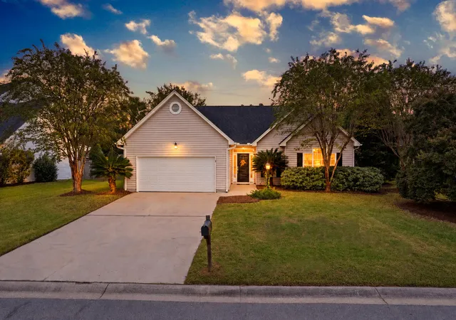 Photo 1 of Single family home for sale at 1541 Glen Erin Dr, Mount Pleasant, SC 29464 | MLS# 26027611 | Listing updated on 2026-10-26