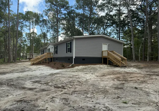 Photo 3 of Manufactured home for sale at 183 Barons Rd, Summerville, SC 29483 | MLS# 26026850 | Listing updated on 2026-09-27