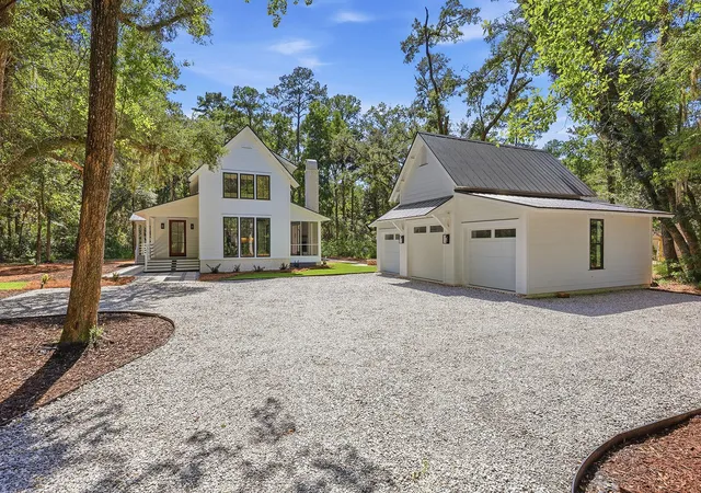 Photo 3 of Single family home for sale at 4 Blake Ln, Seabrook, SC 29940 | MLS# 26026047 | Listing updated on 2026-09-17