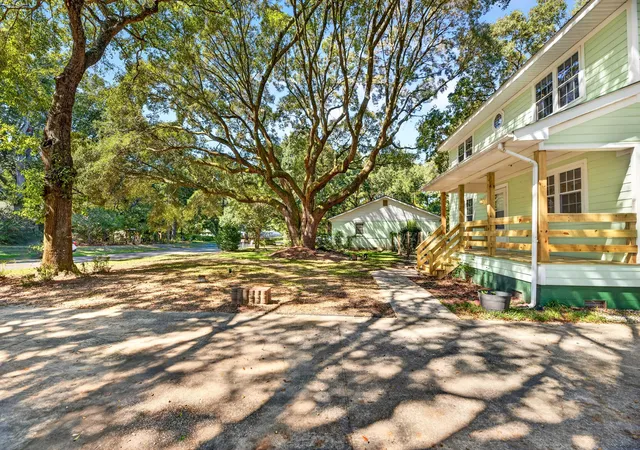 Photo 3 of Single family home for sale at 1531 Southwick Dr, Johns Island, SC 29455 | MLS# 26027928 | Listing updated on 2026-10-21