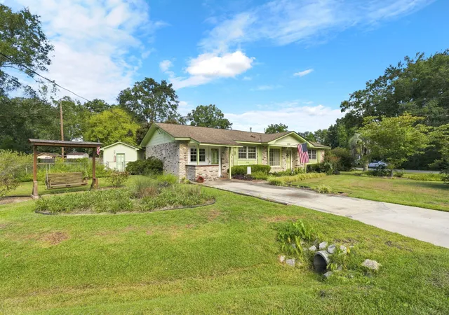 Photo 3 of Single family home for sale at 4409 Garwood Dr, Ladson, SC 29456 | MLS# 26025370 | Listing updated on 2026-09-09
