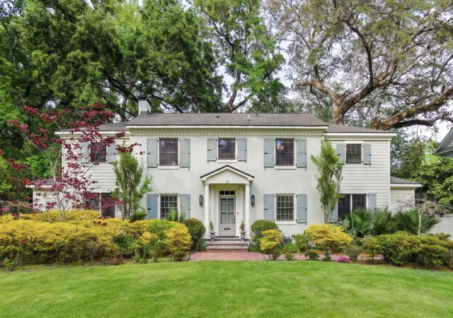 Photo 1 of Single family home for sale at 32 Jamestown Rd, Charleston, SC 29407 | MLS# 26026677 | Listing updated on 2026-10-24