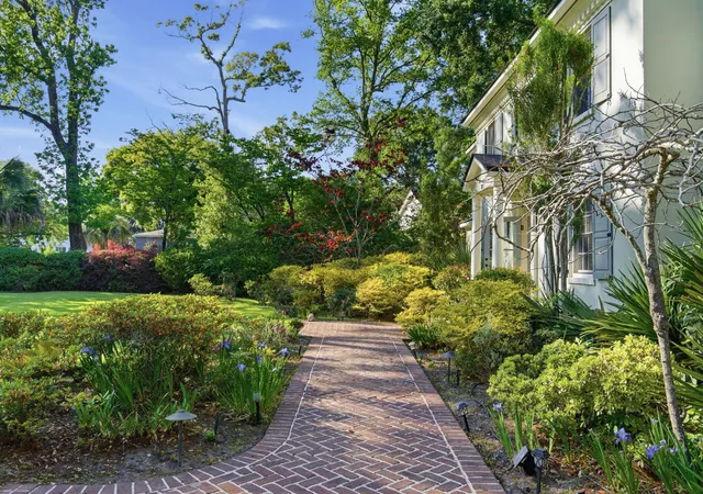 Photo 2 of Single family home for sale at 32 Jamestown Rd, Charleston, SC 29407 | MLS# 26026677 | Listing updated on 2026-10-24