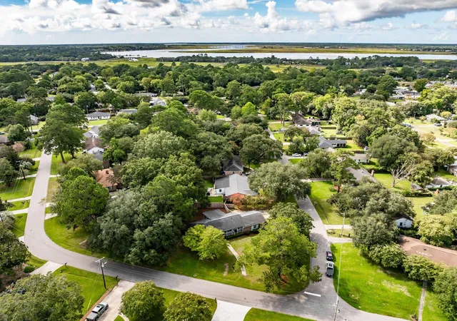 Photo 2 of Single family home for sale at 426 Wedgewood St, Charleston, SC 29407 | MLS# 26025293 | Listing updated on 2026-09-18