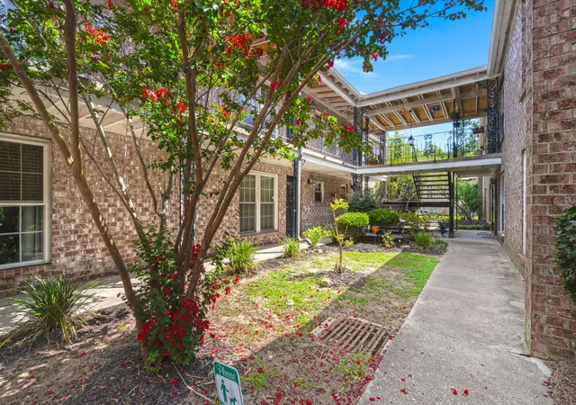 Photo 2 of Townhouse for sale at 867 Colony Dr #104, Charleston, SC 29407 | MLS# 26025107 | Listing updated on 2026-09-14