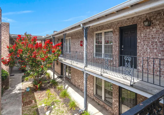 Photo 3 of Townhouse for sale at 867 Colony Dr #104, Charleston, SC 29407 | MLS# 26025107 | Listing updated on 2026-09-14
