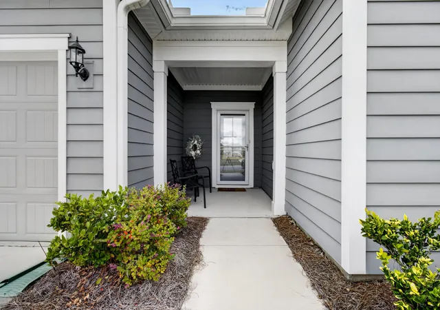 Photo 2 of Single family home for sale at 165 Garden Gate Way, Summerville, SC 29486 | MLS# 26027681 | Listing updated on 2026-10-22