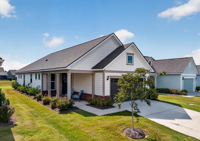 Photo 1 of Single family home for sale at 333 Dahlia Row Dr, Summerville, SC 29486 | MLS# 26026592 | Listing updated on 2026-10-12