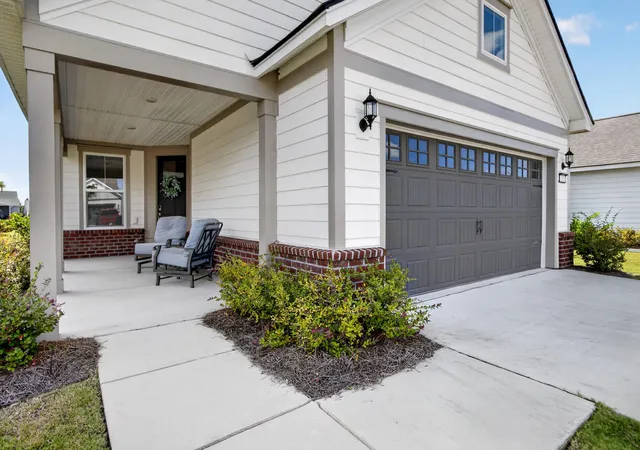 Photo 3 of Single family home for sale at 333 Dahlia Row Dr, Summerville, SC 29486 | MLS# 26026592 | Listing updated on 2026-10-12