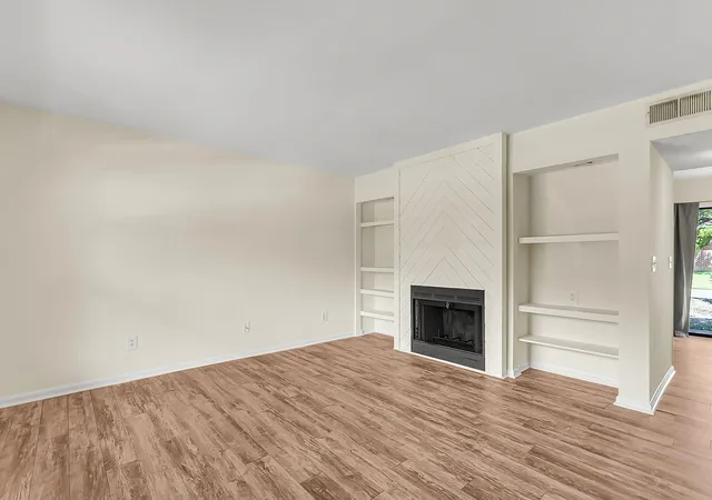 Photo 4 of Townhouse for sale at 8022 Thelen St, North Charleston, SC 29406 | MLS# 26024185 | Listing updated on 2026-09-26