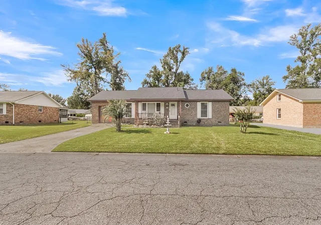 Photo 4 of Sale Pending at 375 Oxford Rd, Ladson, SC 29456 | MLS# 26025603 | Listing updated on 2026-09-15