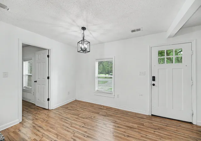 Photo 3 of Single family home for sale at 525 E Richardson Ave, Summerville, SC 29485 | MLS# 26022639 | Listing updated on 2026-09-02