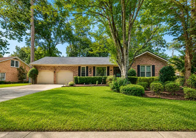 Photo 1 of Single family home for sale at 216 Chessington Cir, Summerville, SC 29485 | MLS# 26024762 | Listing updated on 2026-09-11