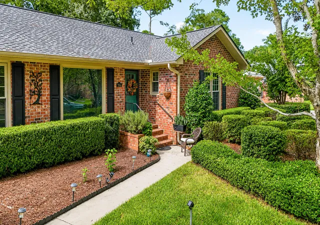 Photo 3 of Single family home for sale at 216 Chessington Cir, Summerville, SC 29485 | MLS# 26024762 | Listing updated on 2026-09-11