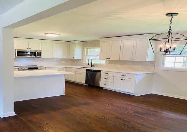 Photo 4 of Single family home for sale at 3325 Stonehaven Dr, North Charleston, SC 29420 | MLS# 26024784 | Listing updated on 2026-09-02
