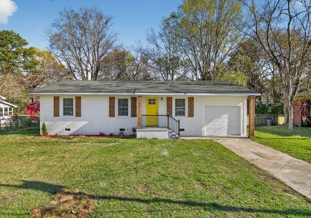 Photo 2 of Single family home for sale at 20 Newark Ave, Goose Creek, SC 29445 | MLS# 26025184 | Listing updated on 2026-09-07