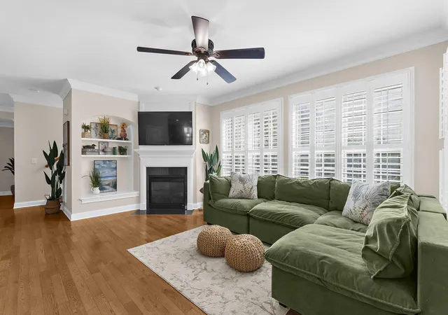 Photo 4 of Single family home for sale at 1613 Bulline St, Daniel Island, SC 29492 | MLS# 26025335 | Listing updated on 2026-09-10