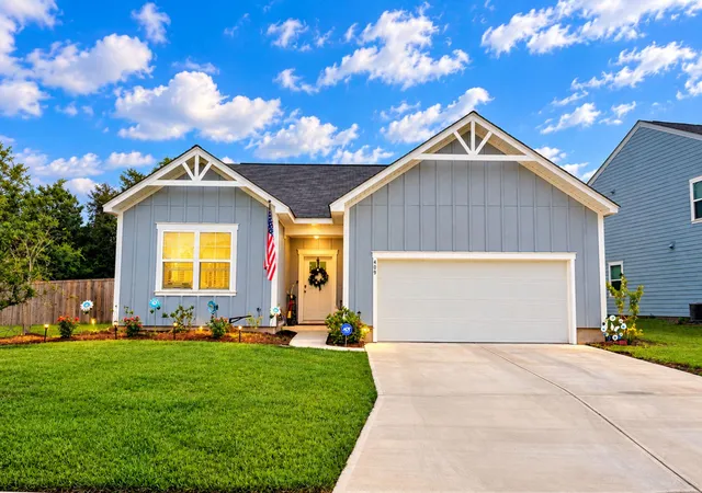 Photo 1 of Single family home for sale at 409 Peachwood Ln, Moncks Corner, SC 29461 | MLS# 26028011 | Listing updated on 2026-10-10