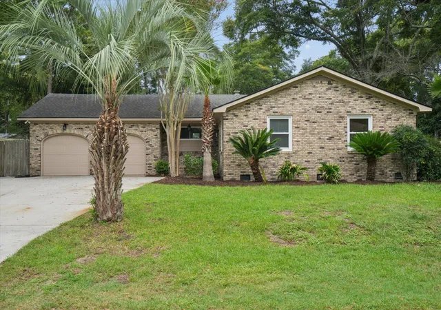 Photo 2 of Single family home for sale at 629 Beauregard St, Charleston, SC 29412 | MLS# 26025601 | Listing updated on 2026-09-16