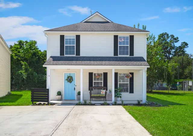 Photo 1 of Single family home for sale at 9 Woodleaf Ct, Charleston, SC 29407 | MLS# 26025122 | Listing updated on 2026-09-15