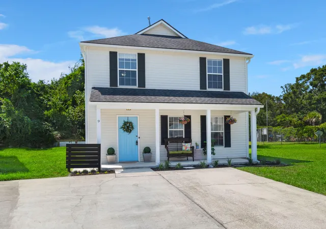 Photo 2 of Single family home for sale at 9 Woodleaf Ct, Charleston, SC 29407 | MLS# 26025122 | Listing updated on 2026-09-15