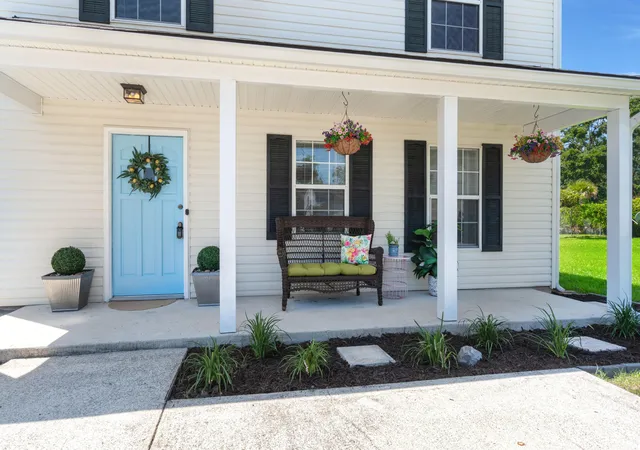Photo 3 of Single family home for sale at 9 Woodleaf Ct, Charleston, SC 29407 | MLS# 26025122 | Listing updated on 2026-09-15