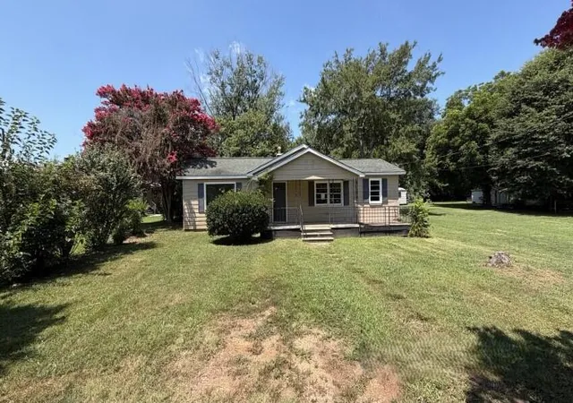 Photo 1 of Single family home for sale at 605 11th Street, Gaffney, SC 29340 | MLS# 26027035 | Listing updated on 2026-10-07