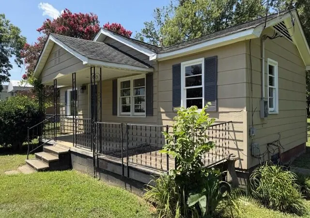 Photo 2 of Single family home for sale at 605 11th Street, Gaffney, SC 29340 | MLS# 26027035 | Listing updated on 2026-10-07