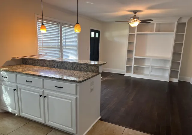 Photo 3 of Single family home for sale at 1127 Northland Dr, Cayce, SC 29033 | MLS# 26026661 | Listing updated on 2026-10-12