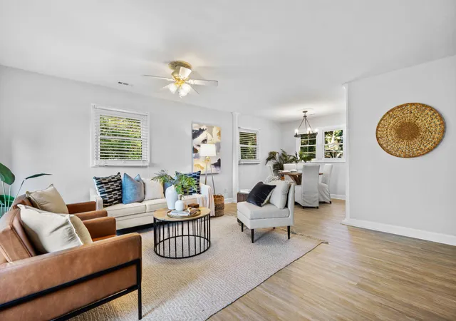 Photo 2 of Single family home for sale at 2707 Jones Ave, Beaufort, SC 29902 | MLS# 26025884 | Listing updated on 2026-10-08