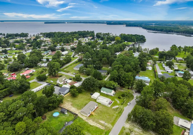 Photo 2 of Manufactured home for sale at 721 General Moultrie Dr, Bonneau, SC 29431 | MLS# 26027088 | Listing updated on 2026-10-06