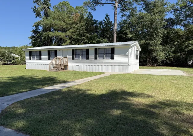 Photo 3 of Manufactured home for sale at 24 Tika St, Walterboro, SC 29488 | MLS# 26026120 | Listing updated on 2026-10-11