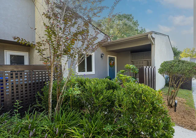 Photo 1 of Townhouse for sale at 107 Ventura Pl, Mount Pleasant, SC 29464 | MLS# 26026865 | Listing updated on 2026-09-28