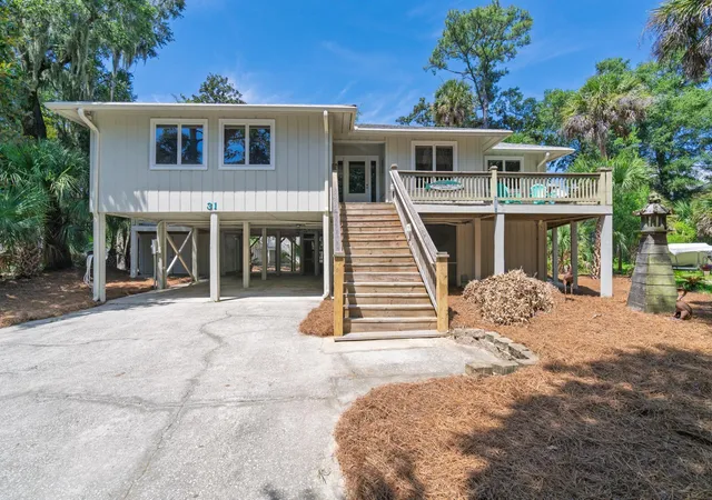 Photo 3 of Single family home for sale at 31 Whalers Ct, Edisto Island, SC 29438 | MLS# 26025059 | Listing updated on 2026-09-25