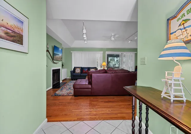 Photo 3 of Single family home for sale at 31 Whalers Ct, Edisto Island, SC 29438 | MLS# 26025059 | Listing updated on 2026-09-25