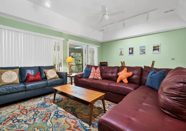 Photo 4 of Single family home for sale at 31 Whalers Ct, Edisto Island, SC 29438 | MLS# 26025059 | Listing updated on 2026-09-25